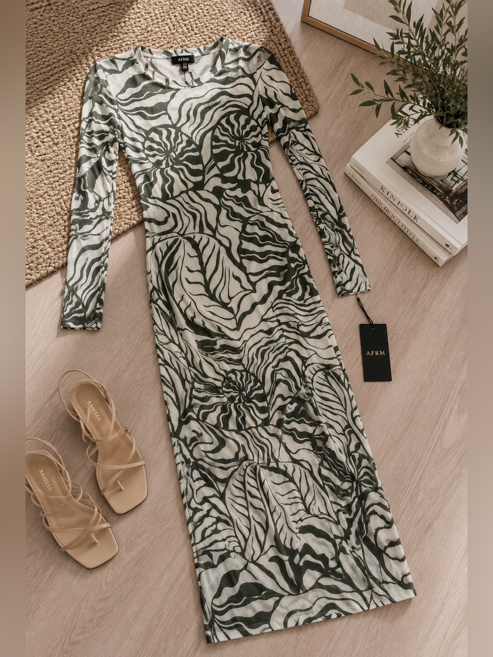 NWT AFRM Tonal Shell Floral Mesh Long Sleeve Maxi Dress Green Cream M - Picture 3 of 8